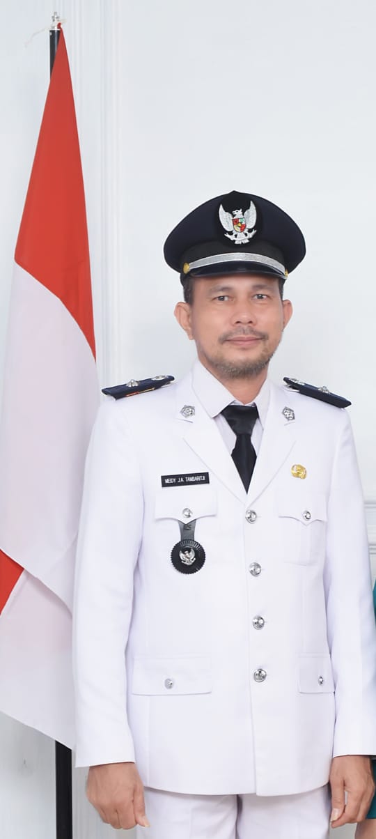 Hukum Tua Desa Likupang Dua - Meydi Tambaritji